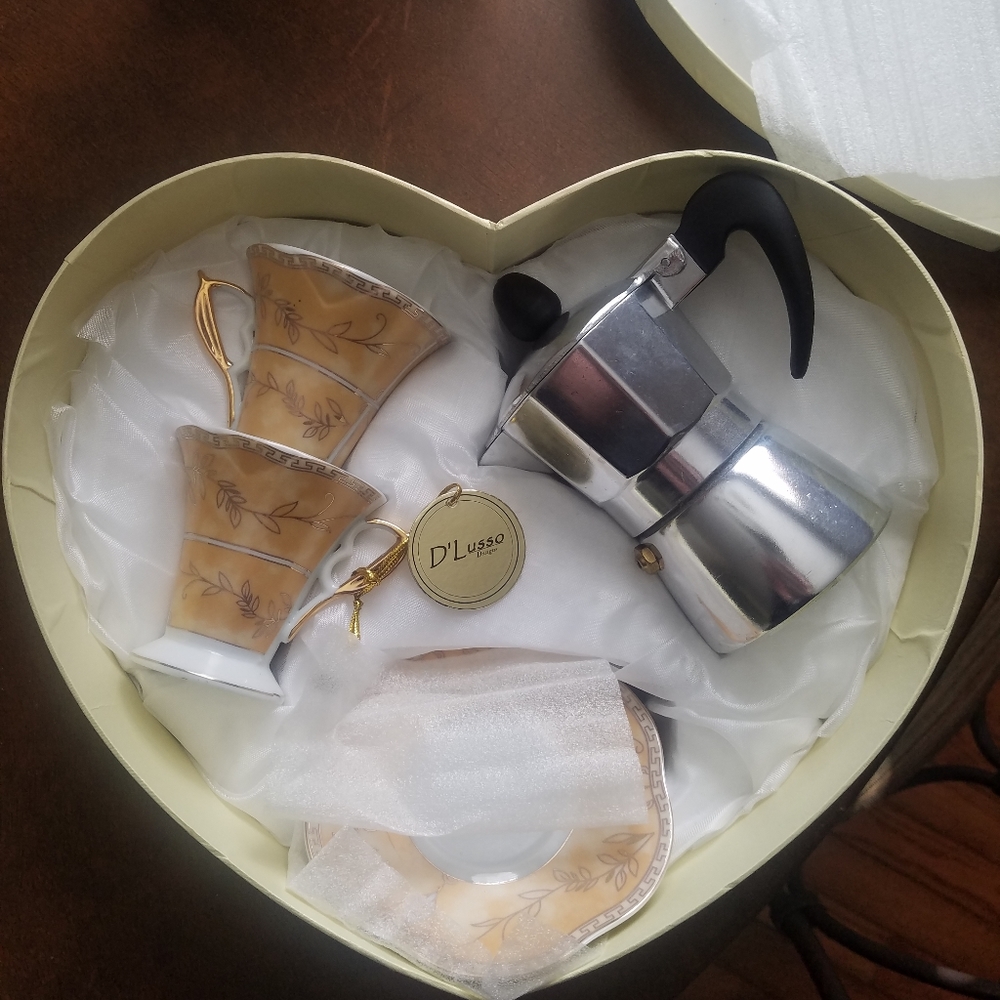 D'Lusso designs espresso maker china dishes